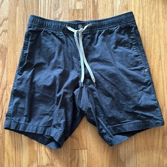 Vuori shorts M men’s Ripstop climber short in charcoal great pre owned condition - Picture 1 of 5